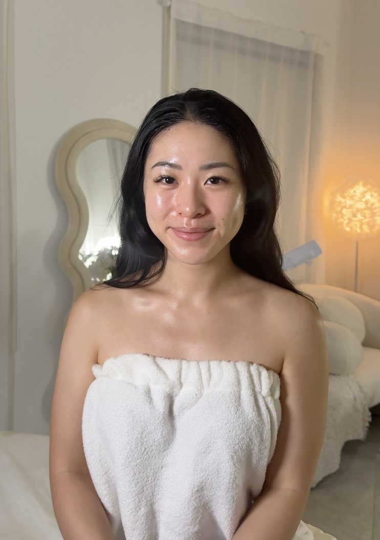 A client of the esthertics. relaxing in the treatment room
